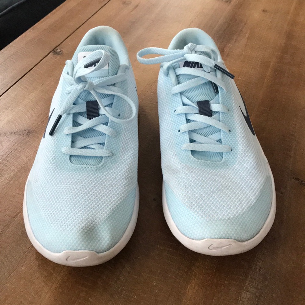 Almost new nike sneakers